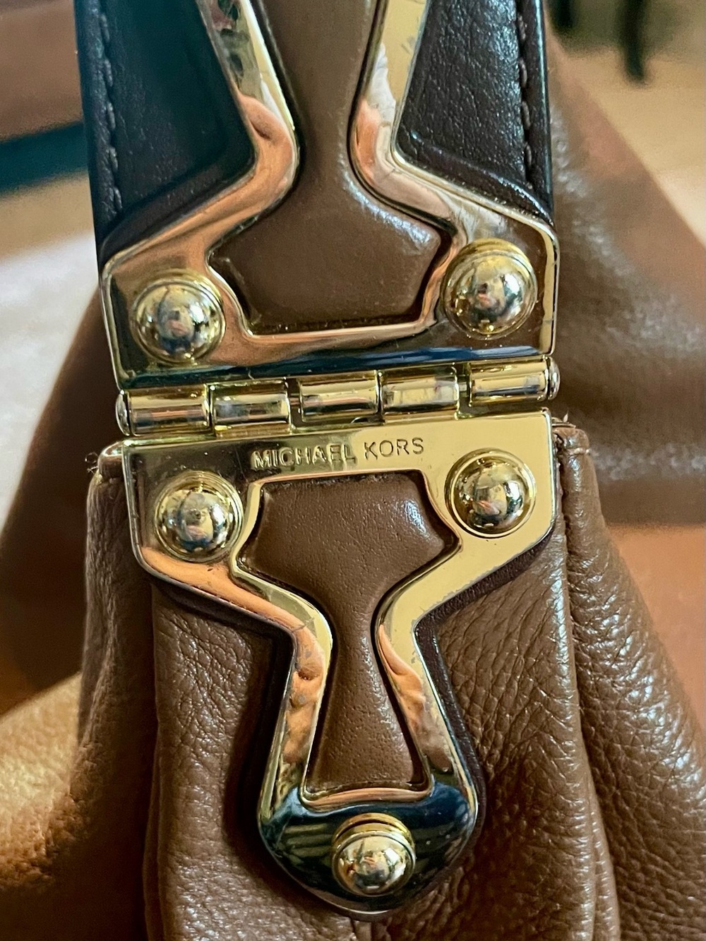 Michael Kors large hobo bag in excellent condition. - Picture 2 of 8